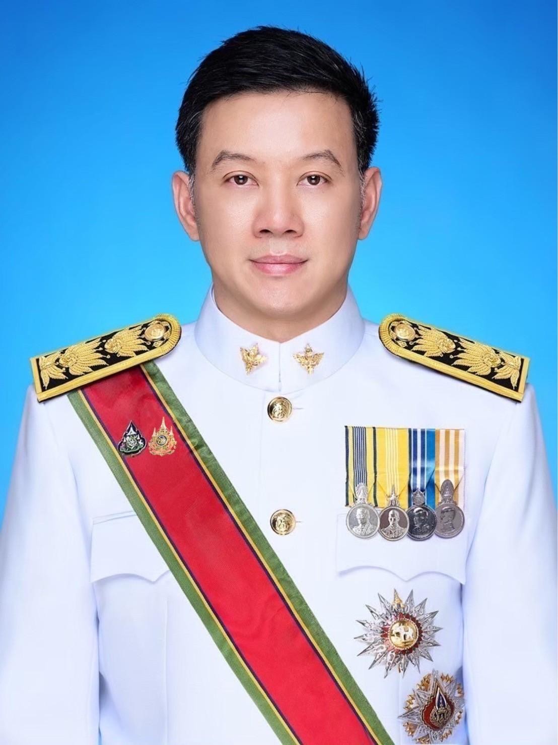 นายแพทย์วัชรพงษ์ คำหล้า